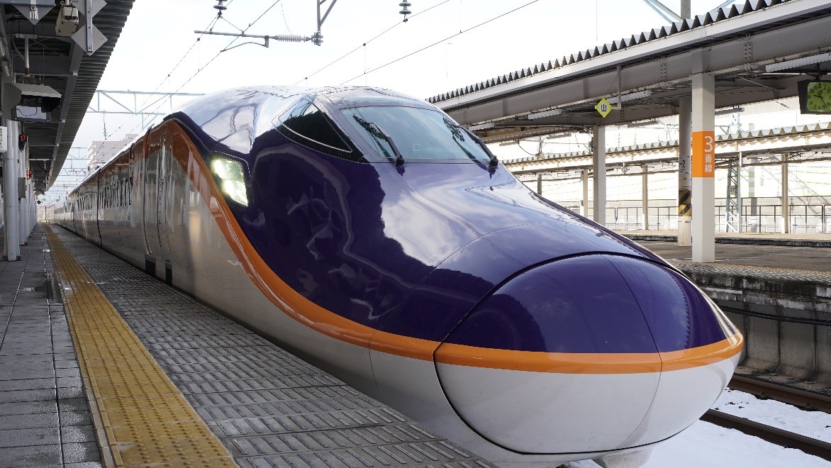 山形新幹線 つばさ E8系